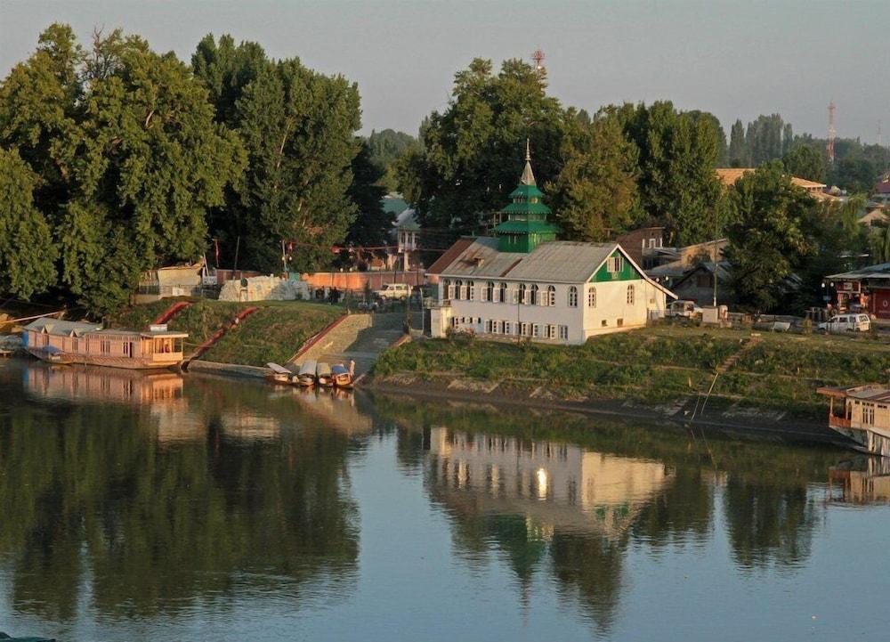 Hotel Residency Srīnagar Zewnętrze zdjęcie