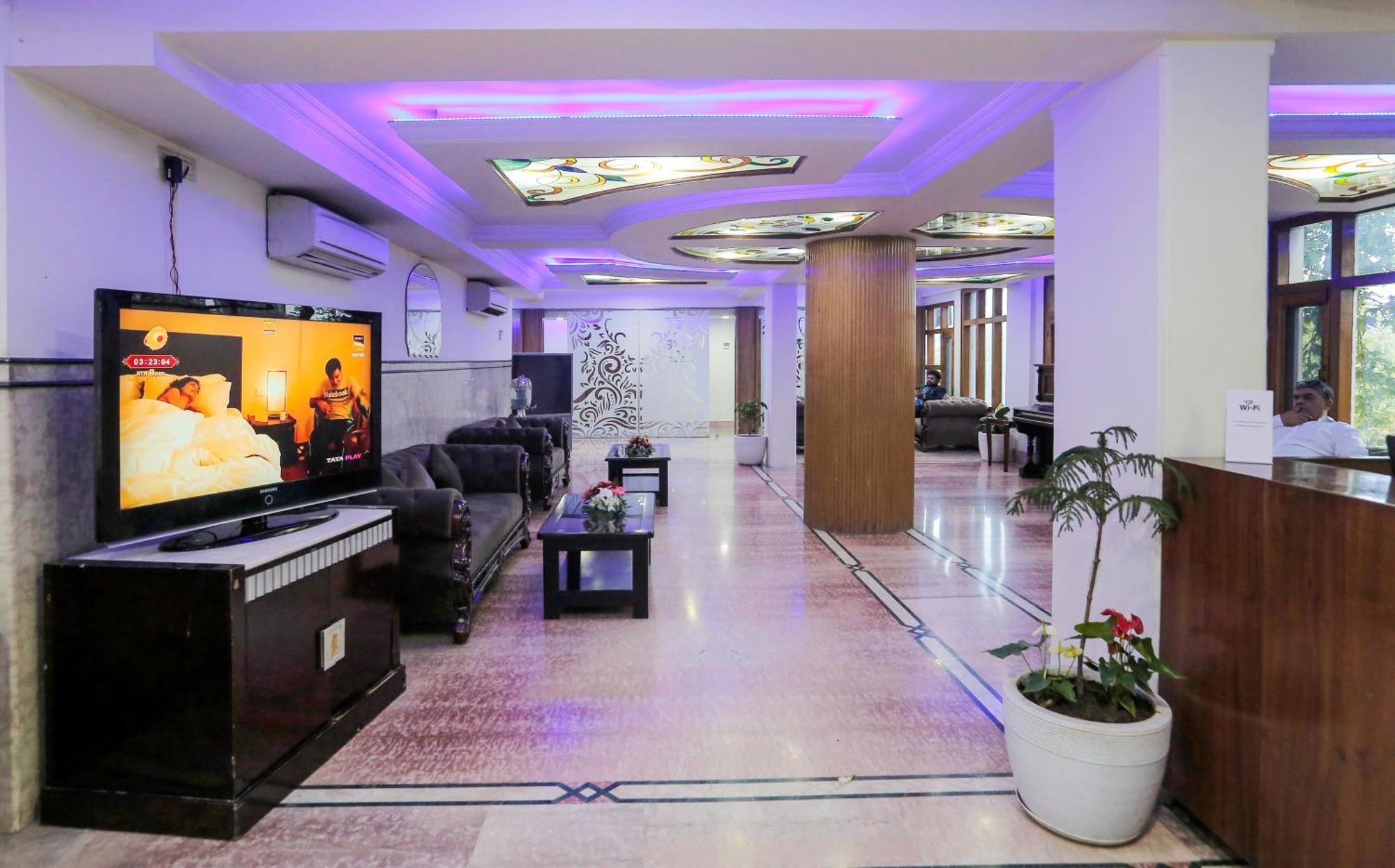Hotel The Residency Srinagar Zewnętrze zdjęcie