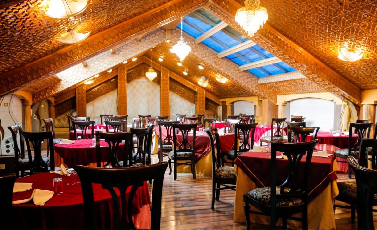 Hotel The Residency Srinagar Zewnętrze zdjęcie