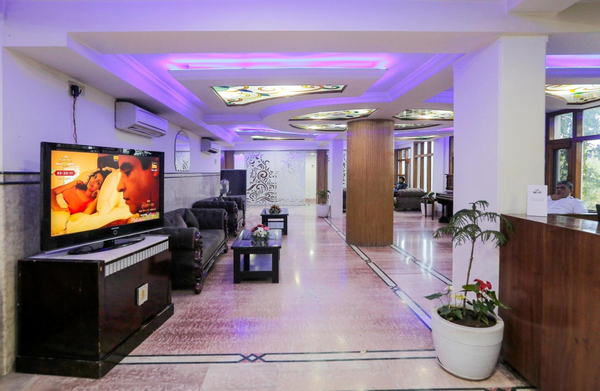 Hotel The Residency Srinagar Zewnętrze zdjęcie