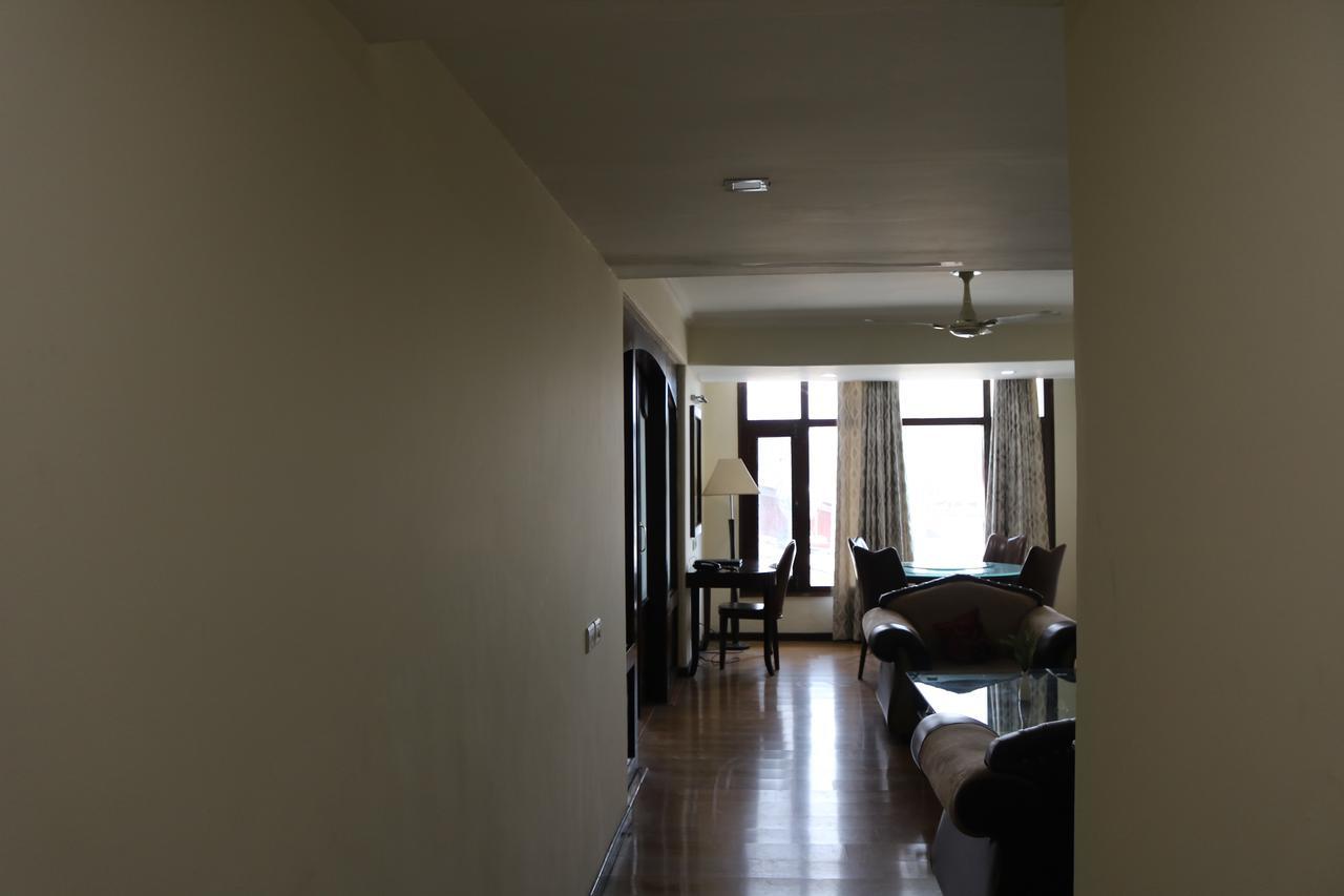 Hotel The Residency Srinagar Zewnętrze zdjęcie