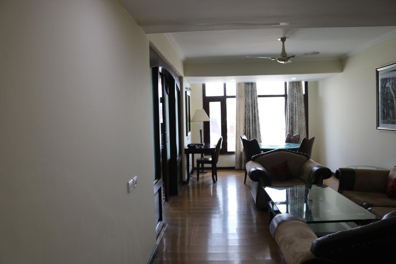 Hotel The Residency Srinagar Zewnętrze zdjęcie